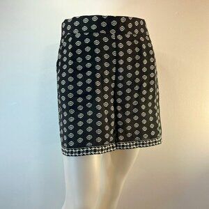 Max Studio Women's Black White Crepe Shorts - Size Large - NWT $88